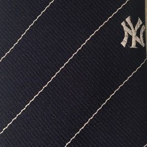 Yankees Ties Officially Licensed Mens New York Yankees Necktie NWT 100/% Silk
